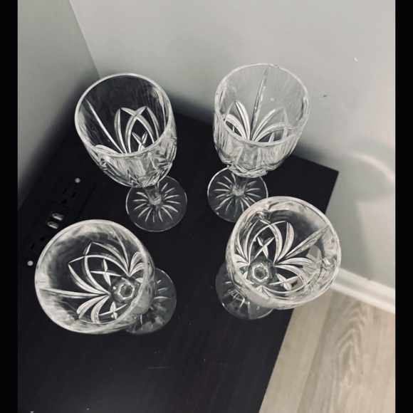 Marquis by Waterford Chelsea Gold 7oz Wine Glass Crystal Stemware Set Of 4 - Picture 5 of 6